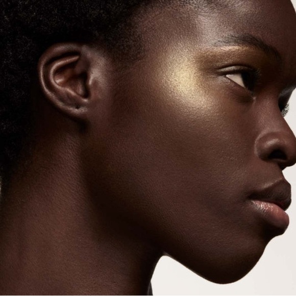 Fenty Beauty | New Killawatt Freestyle Highlighter in “Trophy Wife” - Picture 2 of 7